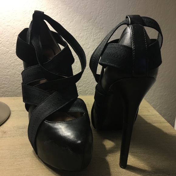 Colin Stuart sexy strap pumps - Picture 4 of 4